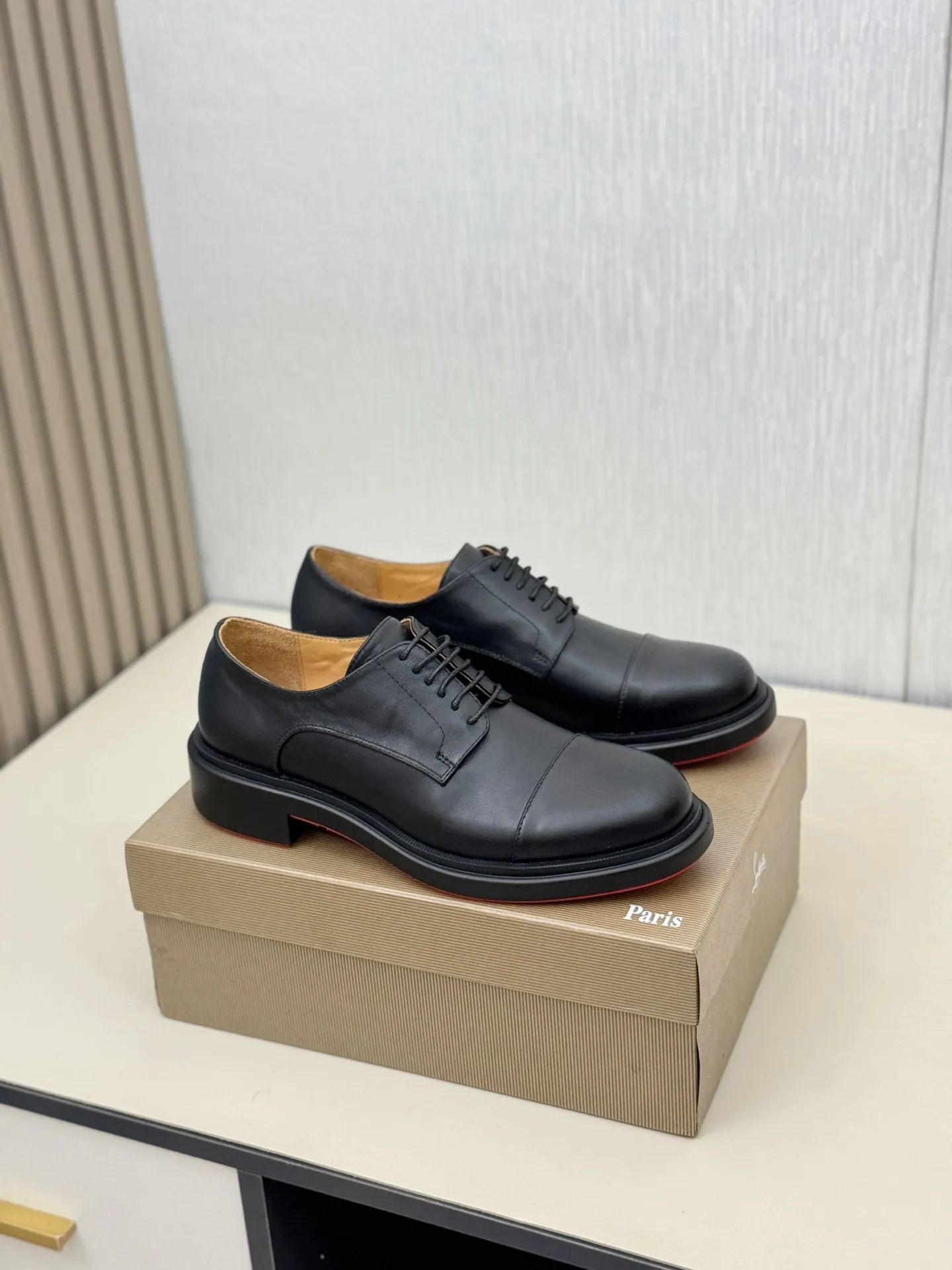 [CL～High-end men's red-soled shoes] Top P: 840💰. Size: 39-44 (38.45.46 can be customized) 🆑Top original order purchasing agent Imported open-edge bead fabric, the lining is made of water-dyed cowhide🉑️ Imported TPU rubber sole, wear-resistant and non-slip, full of European style.